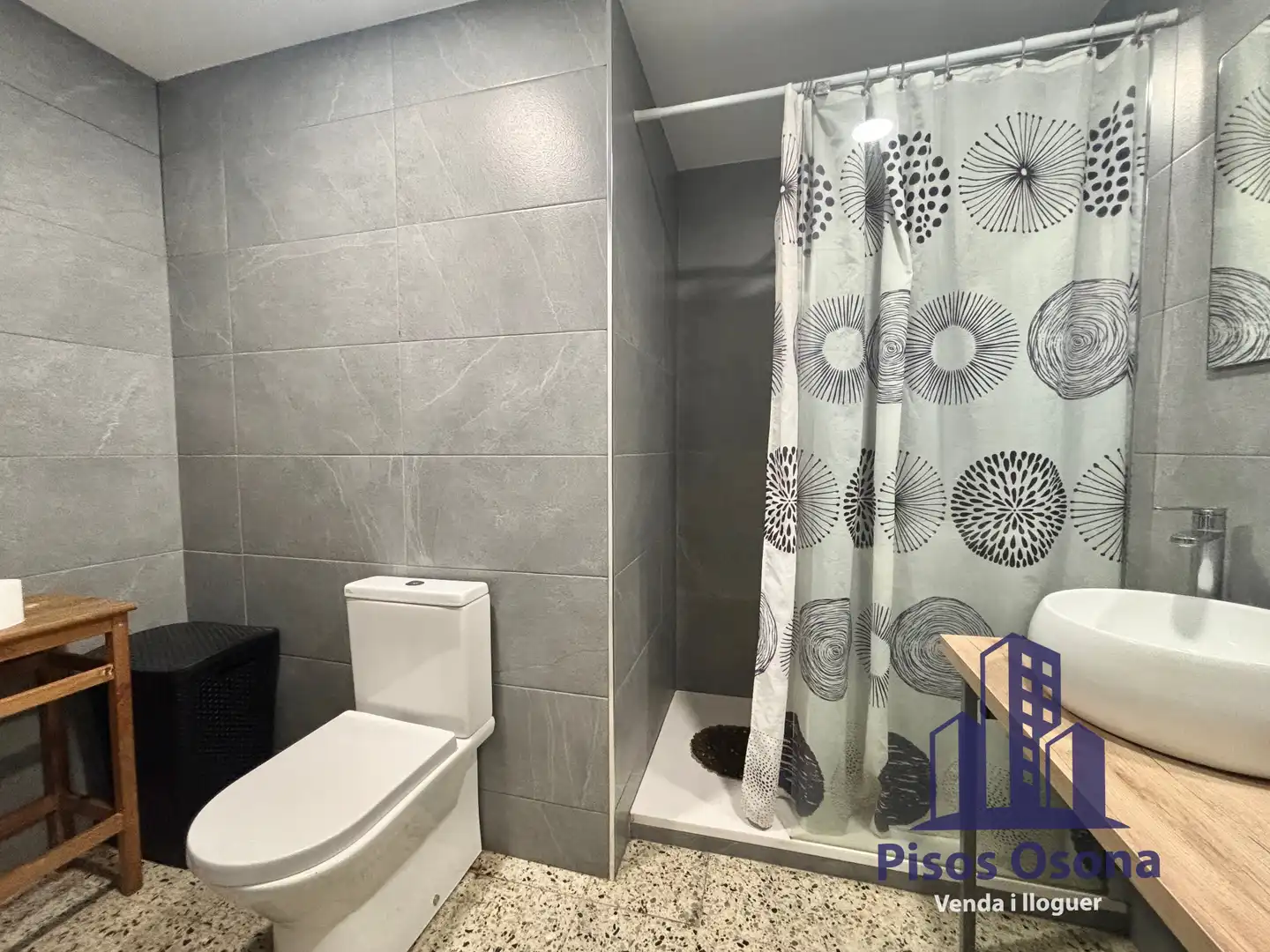Baño de Piso en venta en Vic con Calefacción y Horno