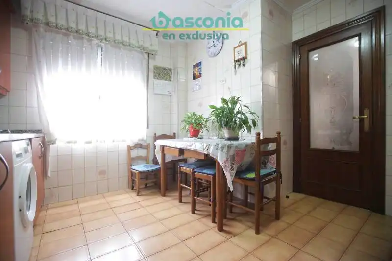 Appartamento con balcone in vendita a Arabaren Kalea, imagen 5
