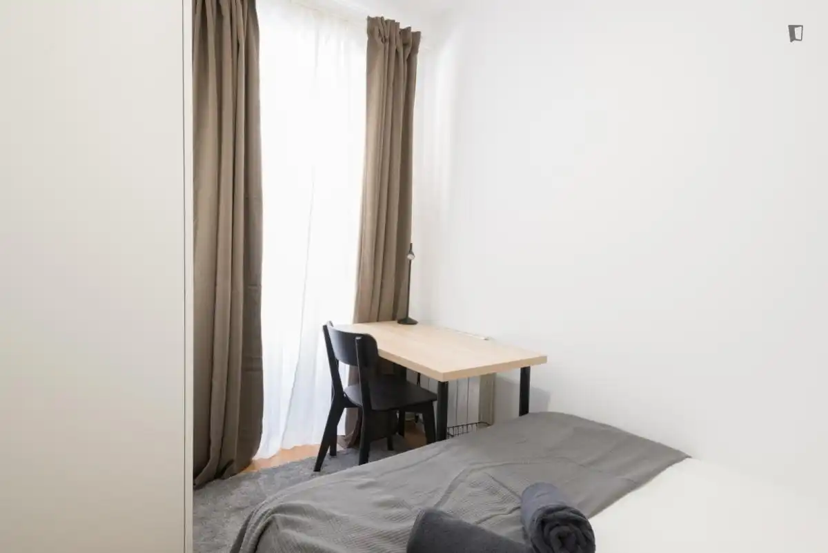 Habitación en Cortes - Huertas