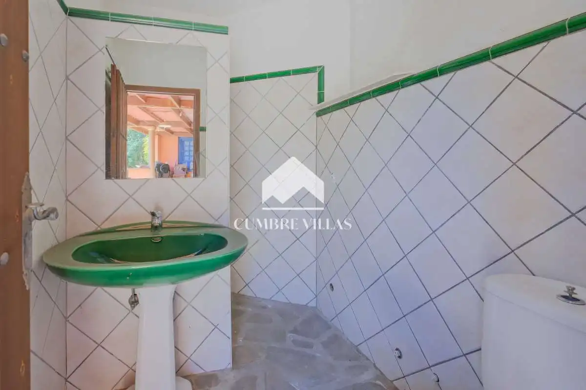 Baño de Finca rústica en venta en Almuñécar con Jardín privado, Terraza y Trastero