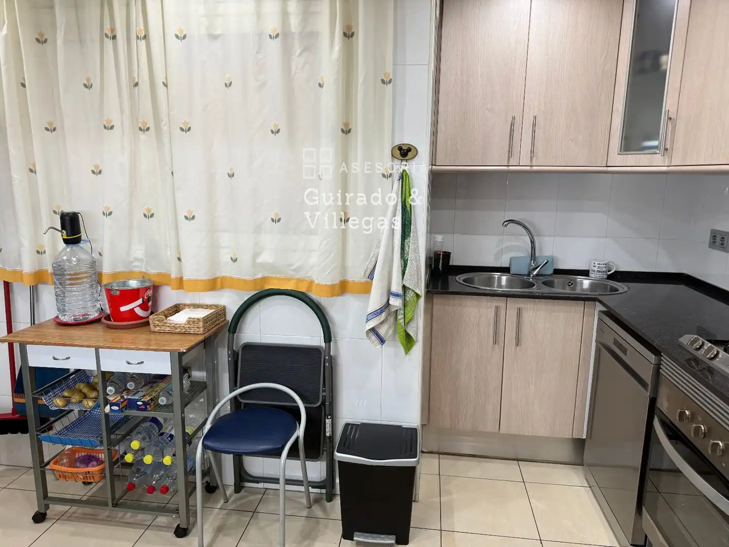 Küche von Wohnung zum Verkauf in Barcelona mit Klimaanlage und Terrasse