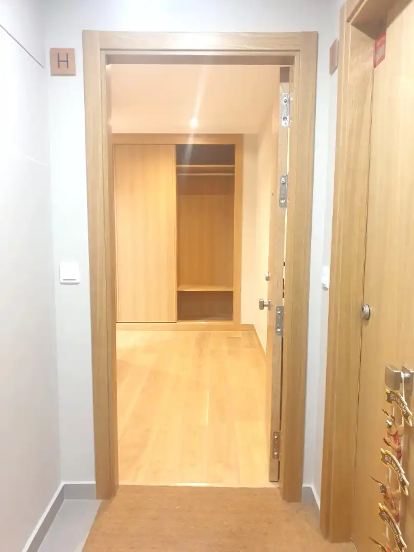 Piso de alquiler en Vigo  con Calefacción, Parquet y Trastero