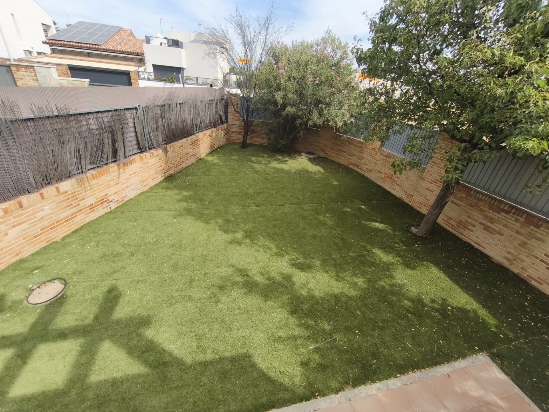 Jardí de Casa o xalet en venda en Villanueva de la Cañada amb Aire condicionat, Calefacció i Jardí privat