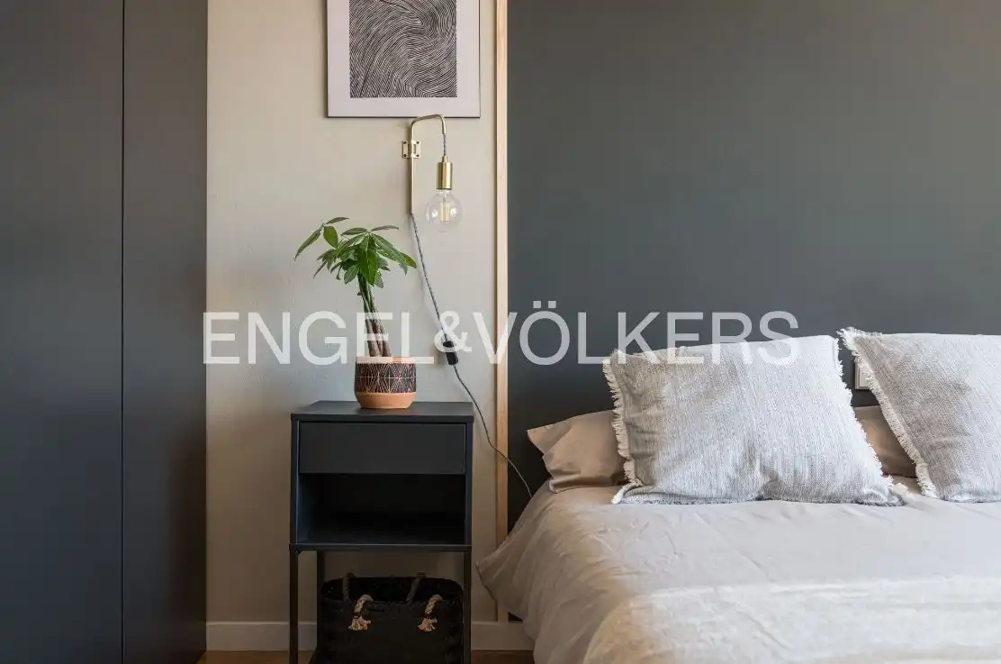 Schlafzimmer von Dachboden zum Verkauf in Barcelona mit Klimaanlage, Heizung und Parkett
