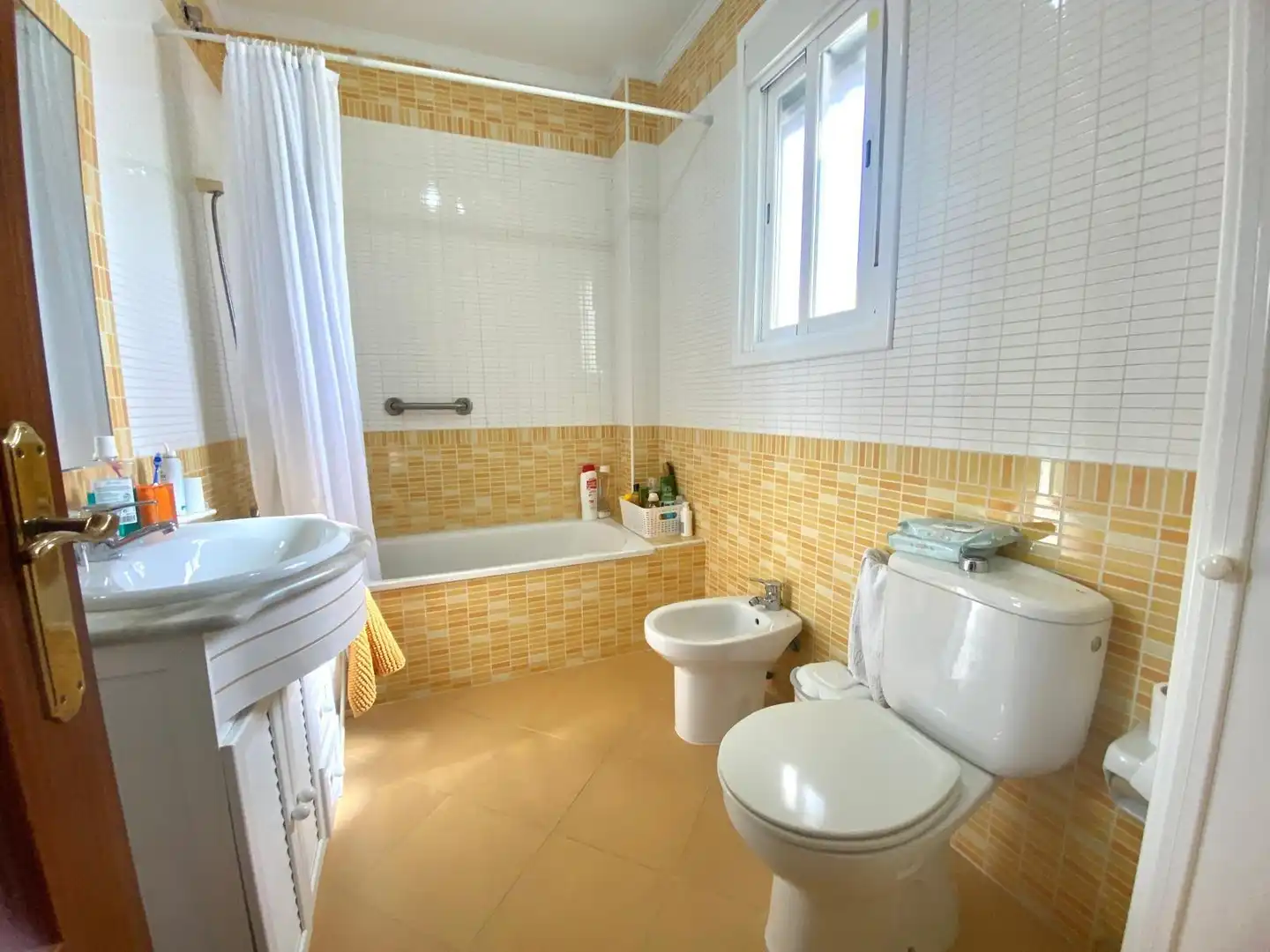 Baño de Casa adosada en venta en Chipiona con Aire acondicionado, Jardín privado y Terraza