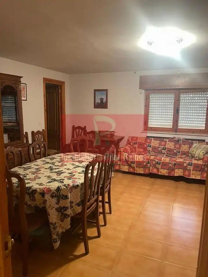 Sala d'estar de Casa o xalet en venda en Valdepolo amb Jardí privat i Parquet