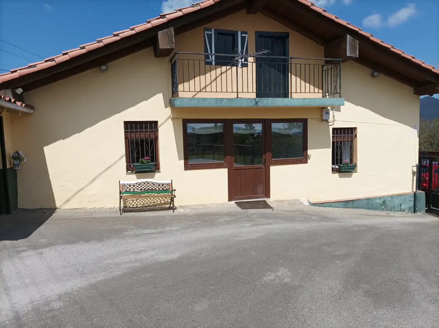 Vista exterior de Finca rústica en venda en Gatika amb Calefacció, Jardí privat i Rentadora