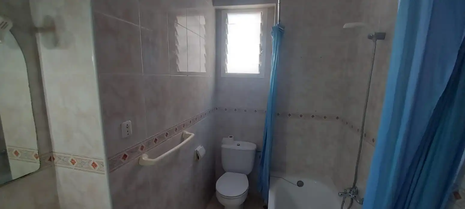 Baño de Piso de alquiler en Quartell con Parquet y Amueblado