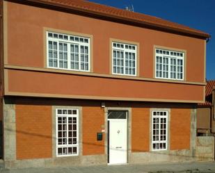 Vista exterior de Casa o xalet en venda en Ribeira amb Balcó