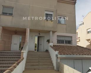 Vista exterior de Casa adosada en venda en San Rafael del Río amb Aire condicionat, Terrassa i Balcó