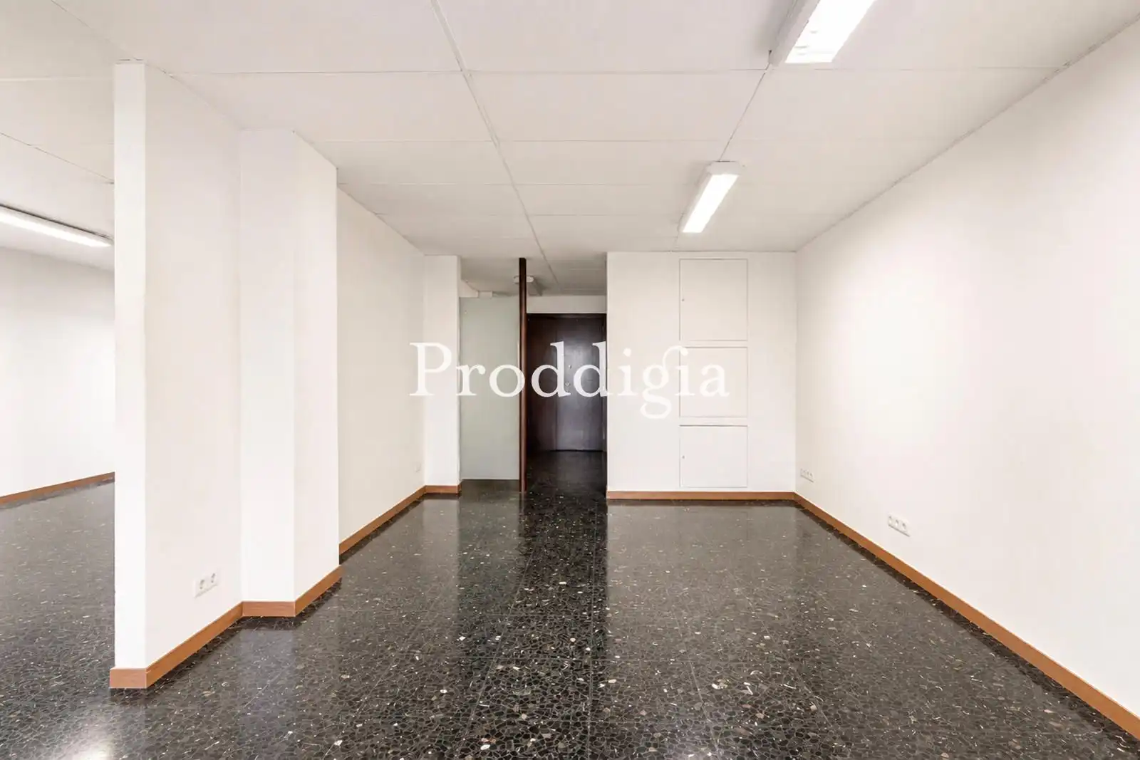 Office for rent in Barcelona  with Air Conditioner and Internet