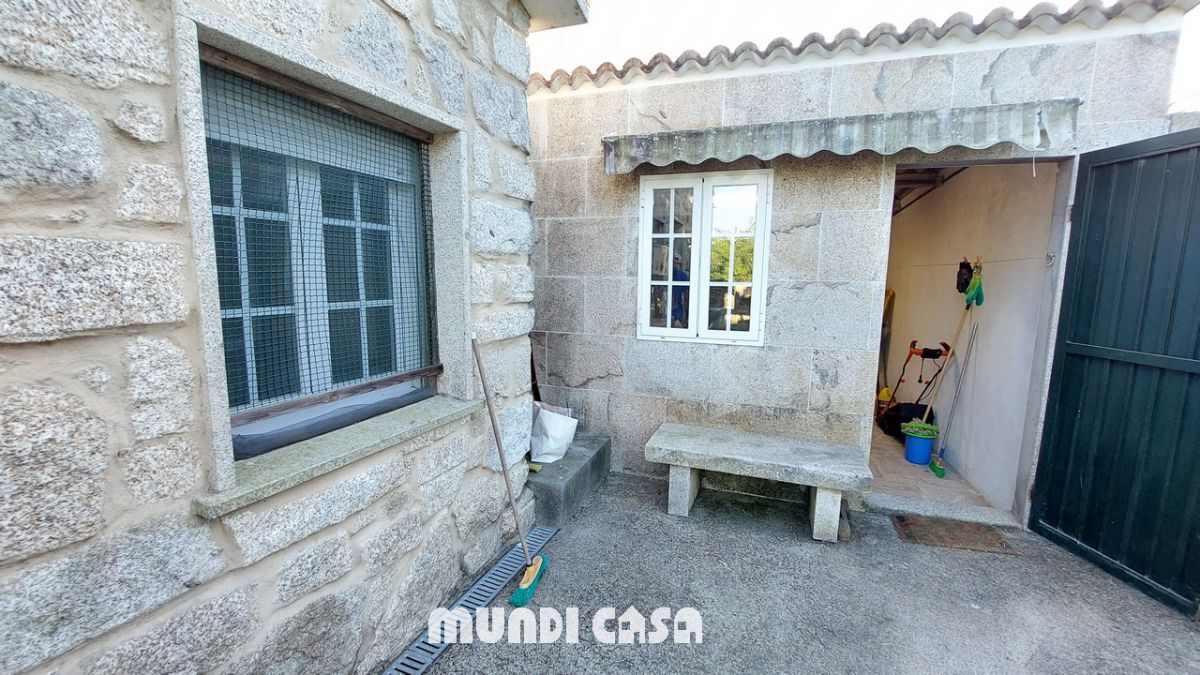 Exterior view of House or chalet to rent in Boiro  with Storage room