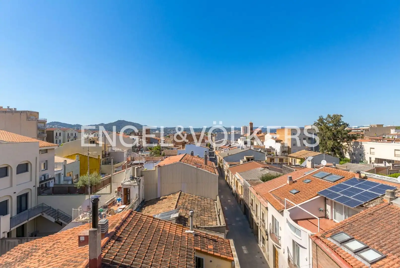 Vista exterior de Casa o xalet en venda en Sant Feliu de Llobregat amb Calefacció, Parquet i Terrassa