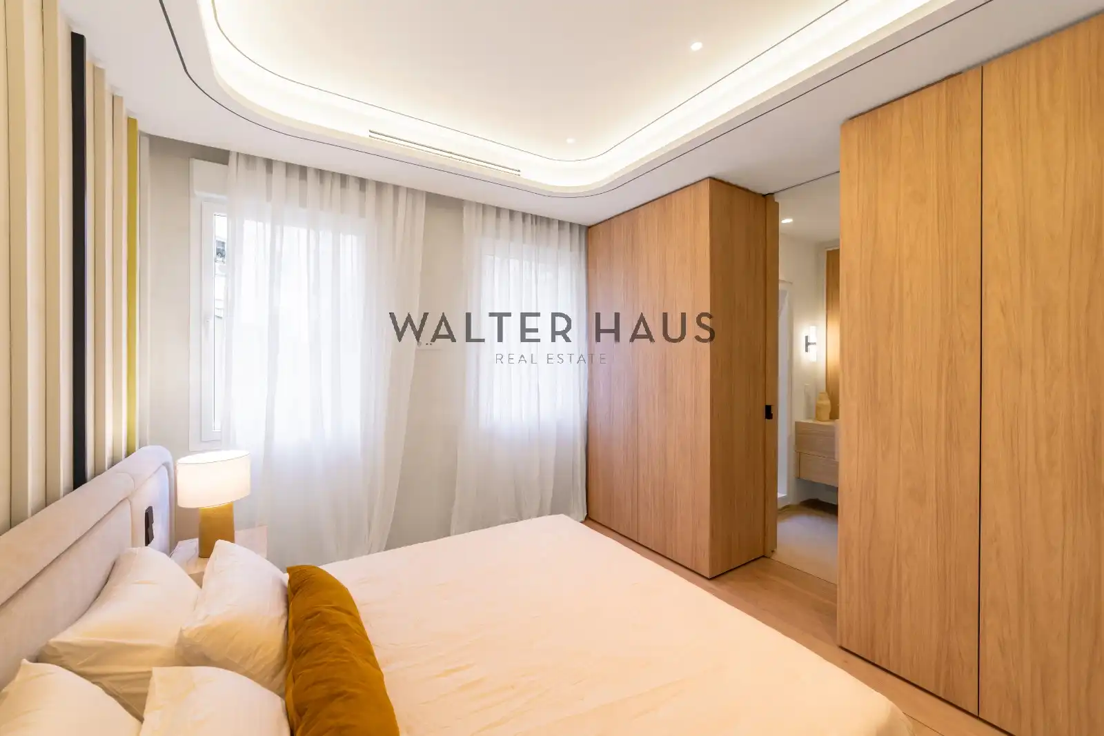 Bedroom of Flat for sale in Madrid  with Air Conditioner, Heating and Oven