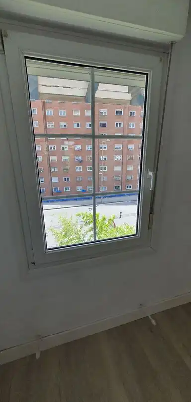 Vista exterior de Casa adosada en venda en Bilbao  amb Aire condicionat, Calefacció i Jardí privat