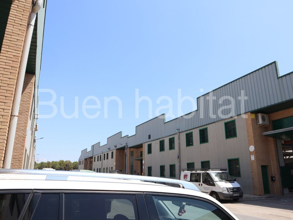 Vista exterior de Nau industrial en venda en Sagunto / Sagunt