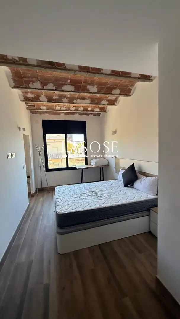 Dormitori de Casa o xalet en venda en Barcelona amb Aire condicionat, Calefacció i Terrassa