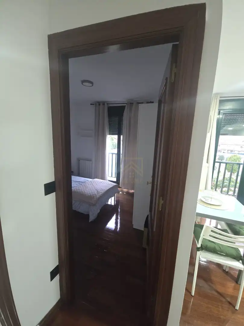 Schlafzimmer von Wohnung zur Miete in Piélagos mit Heizung, Parkett und Möbliert