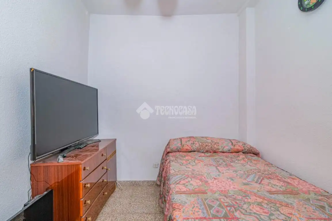 Habitación de Piso en venta en Lucena con Aire acondicionado y Amueblado