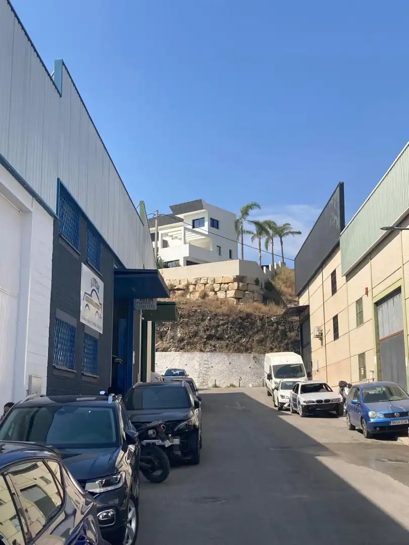Nave industrial en venta en Cerrado de Calderón - Hacienda Paredes