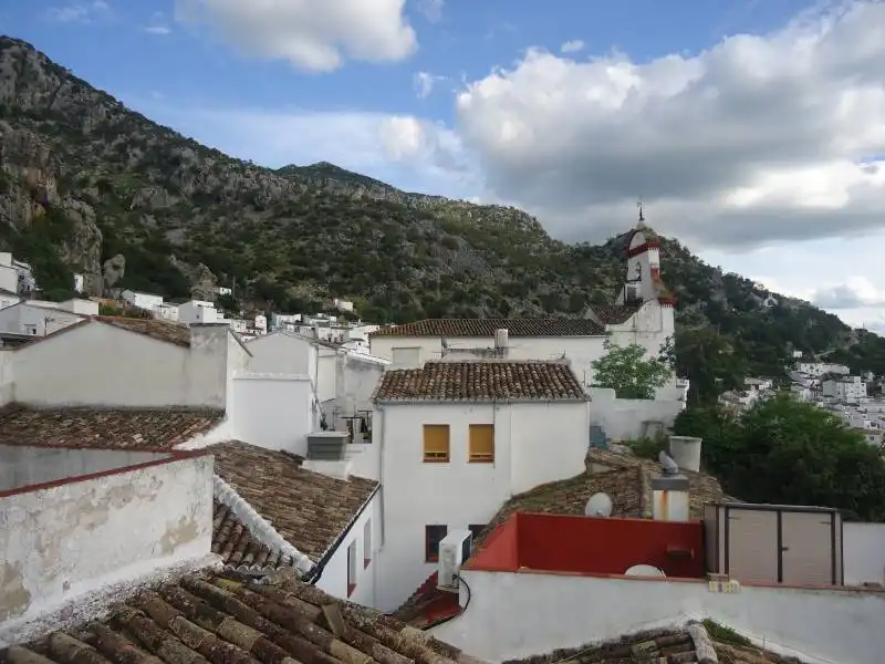 Vista exterior de Casa o xalet en venda en Ubrique amb Terrassa i Traster