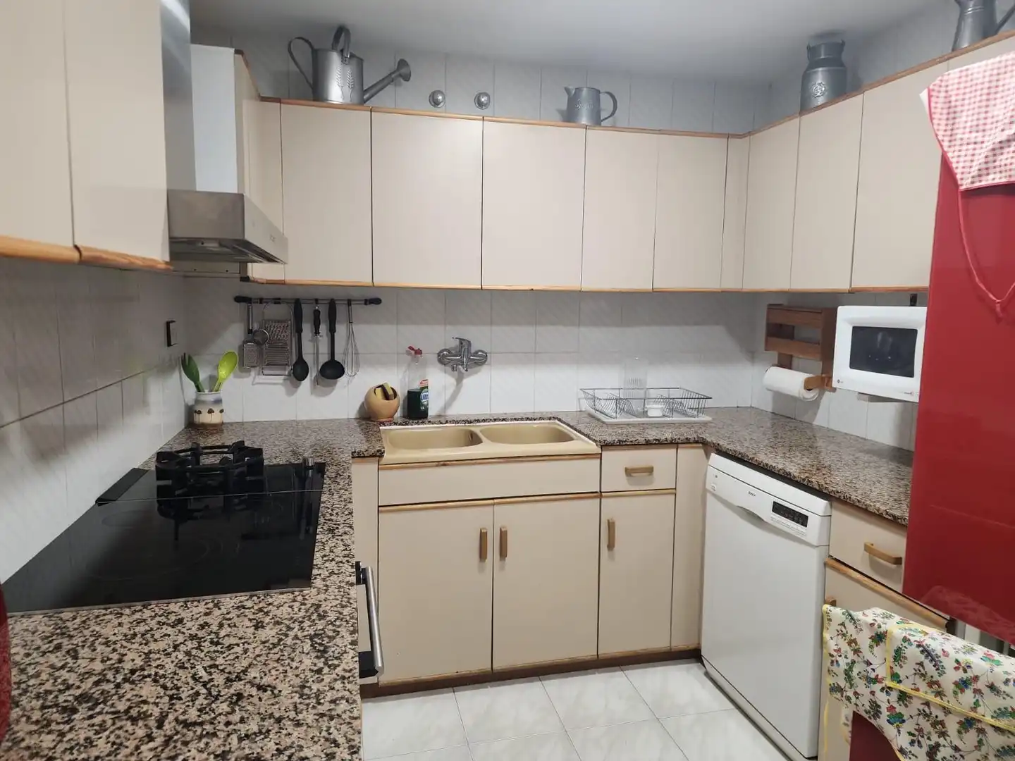 Cocina de Piso de alquiler en Jaca con Calefacción, Jardín privado y Parquet
