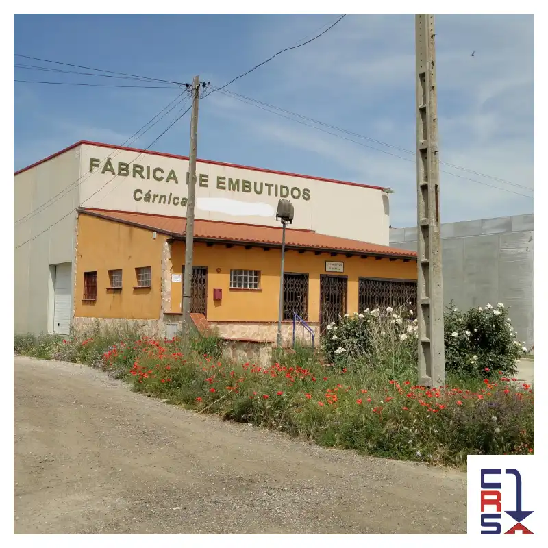 Vista exterior de Nau industrial en venda en Guijuelo amb Calefacció i Alarma