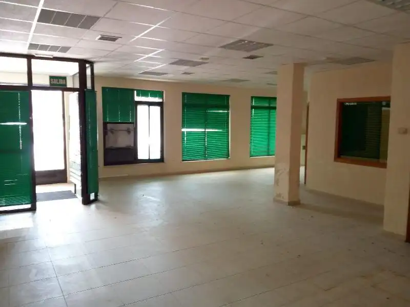 Local comercial en venda a Malpartida de Plasencia, imagen 5