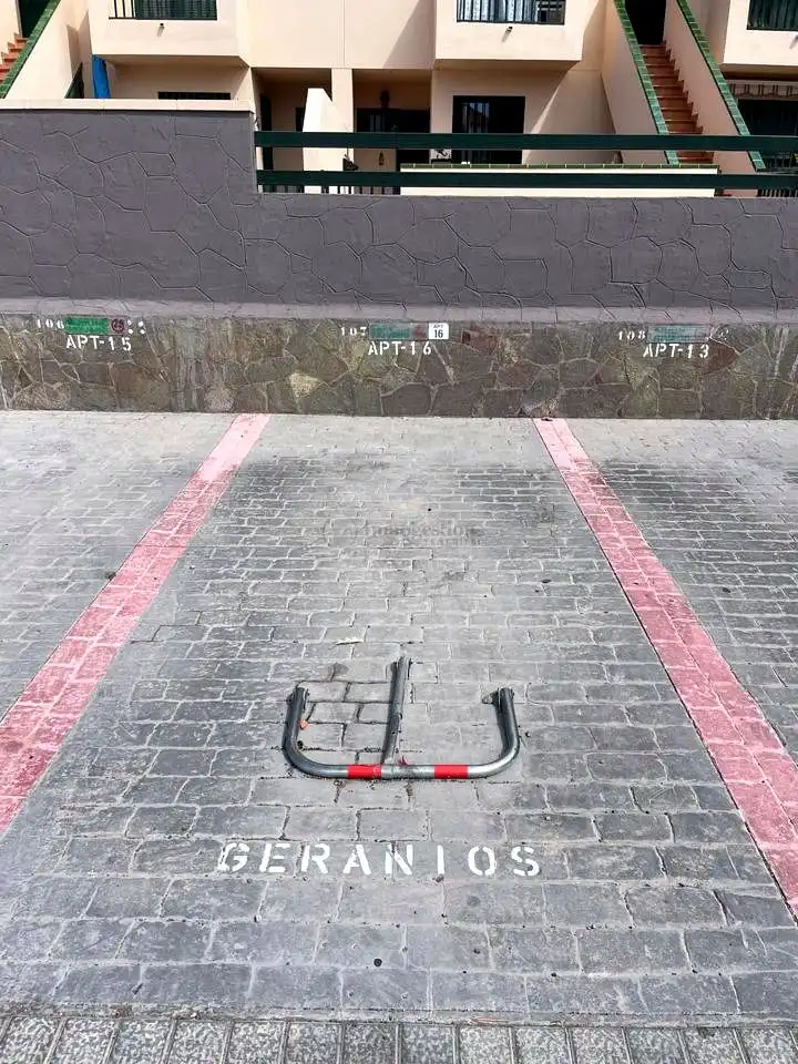Aparcament de Apartament de lloguer en Arona amb Terrassa, Moblat i Piscina comunitària