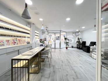 Business premises for sale in Artigues - Llefià
