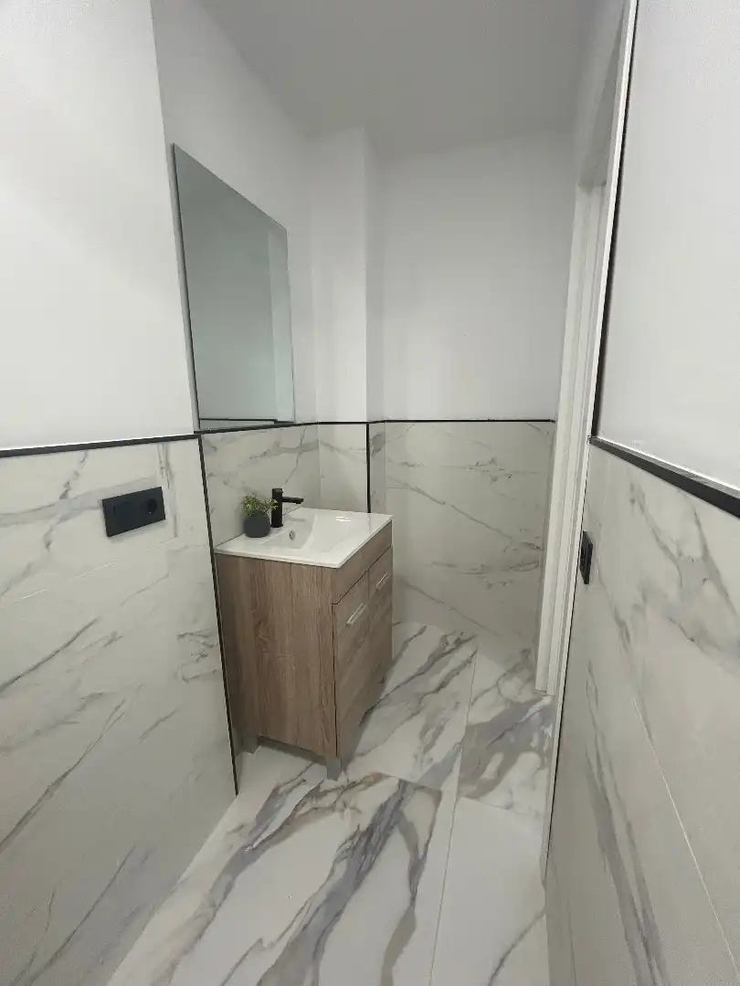 Bany de Casa o xalet en venda en Alhaurín de la Torre amb Aire condicionat, Jardí privat i Terrassa