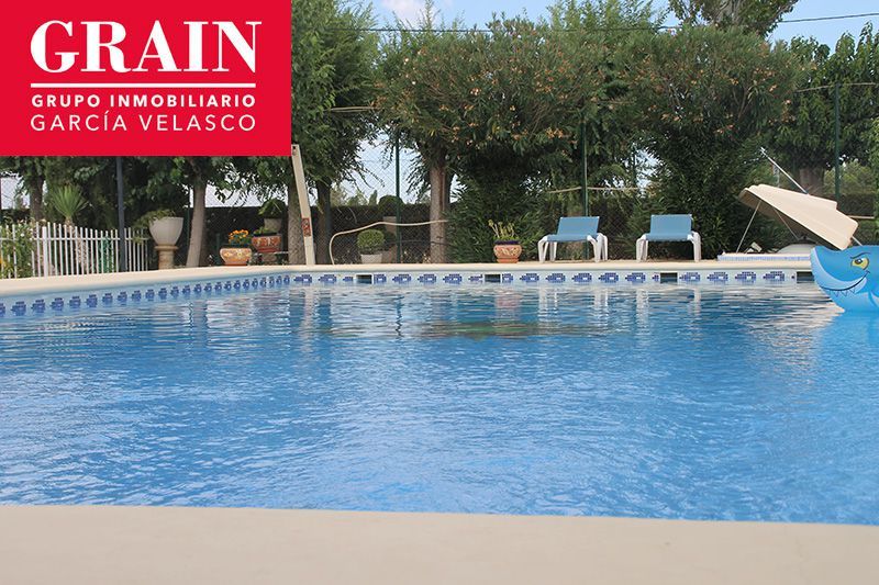 Piscina de Casa o xalet en venda en  Albacete Capital amb Jardí privat i Piscina