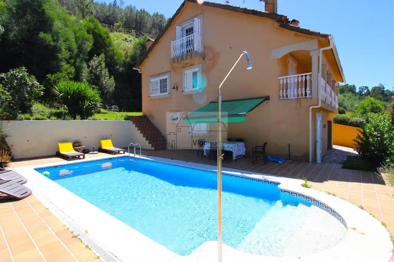 Piscina de Casa o chalet en venta en Mos con Calefacción, Jardín privado y Trastero