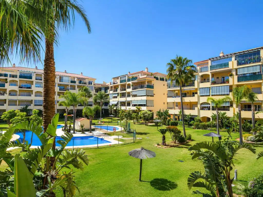 Außenansicht von Wohnung zum Verkauf in Mijas mit Klimaanlage, Möbliert und Ofen