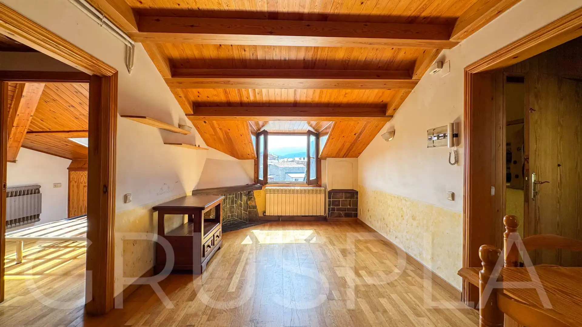 Sala d'estar de Àtic en venda en Bellver de Cerdanya amb Calefacció
