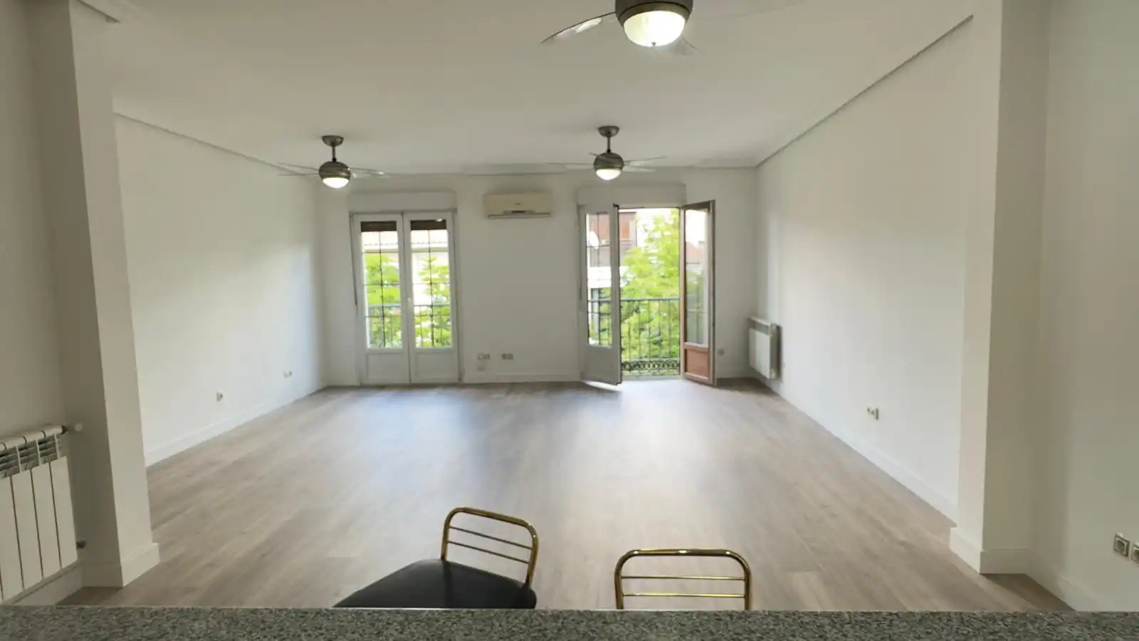 Sala de estar de Dúplex de alquiler en Villaviciosa de Odón con Aire acondicionado, Calefacción y Parquet