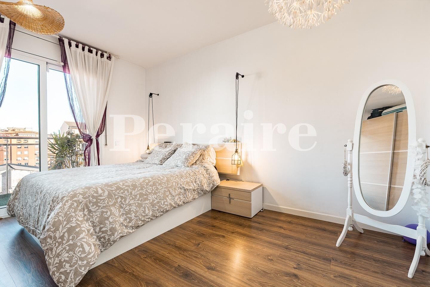 Habitación de Ático en venta en L'Hospitalet de Llobregat con Aire acondicionado, Terraza y Balcón