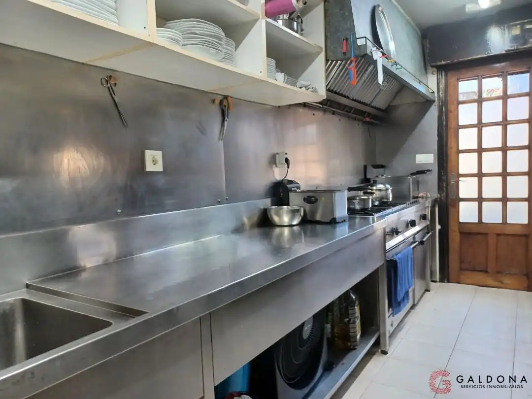 Cuina de Local en venda en Donostia - San Sebastián  amb Aire condicionat