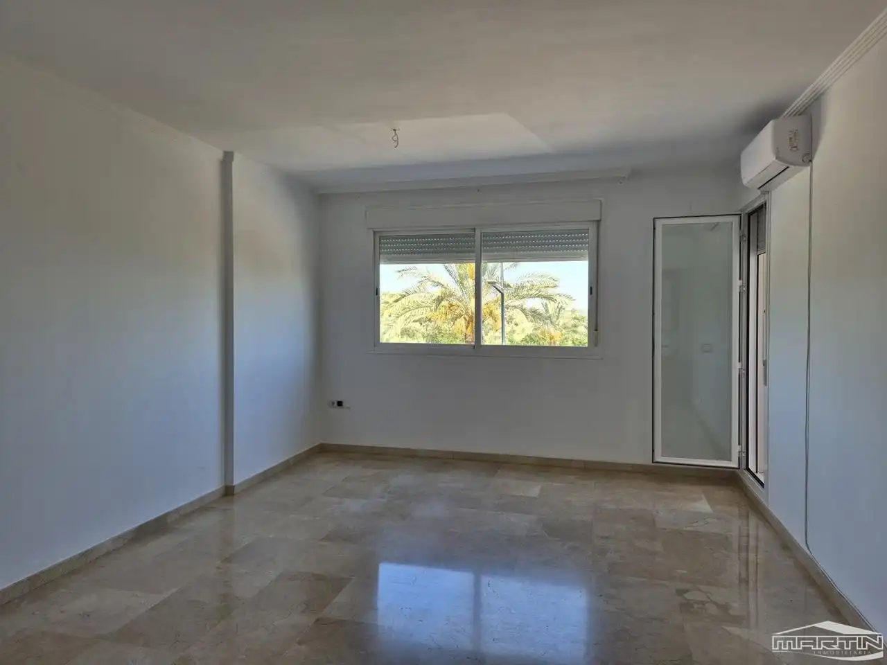 Piso de alquiler en Lucena con Aire acondicionado, Terraza y Piscina comunitaria