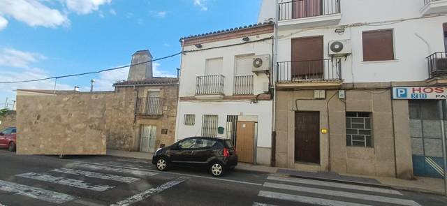 Casa adosada en Venta en Plaza CAMPILLO, 52 en Trujillo