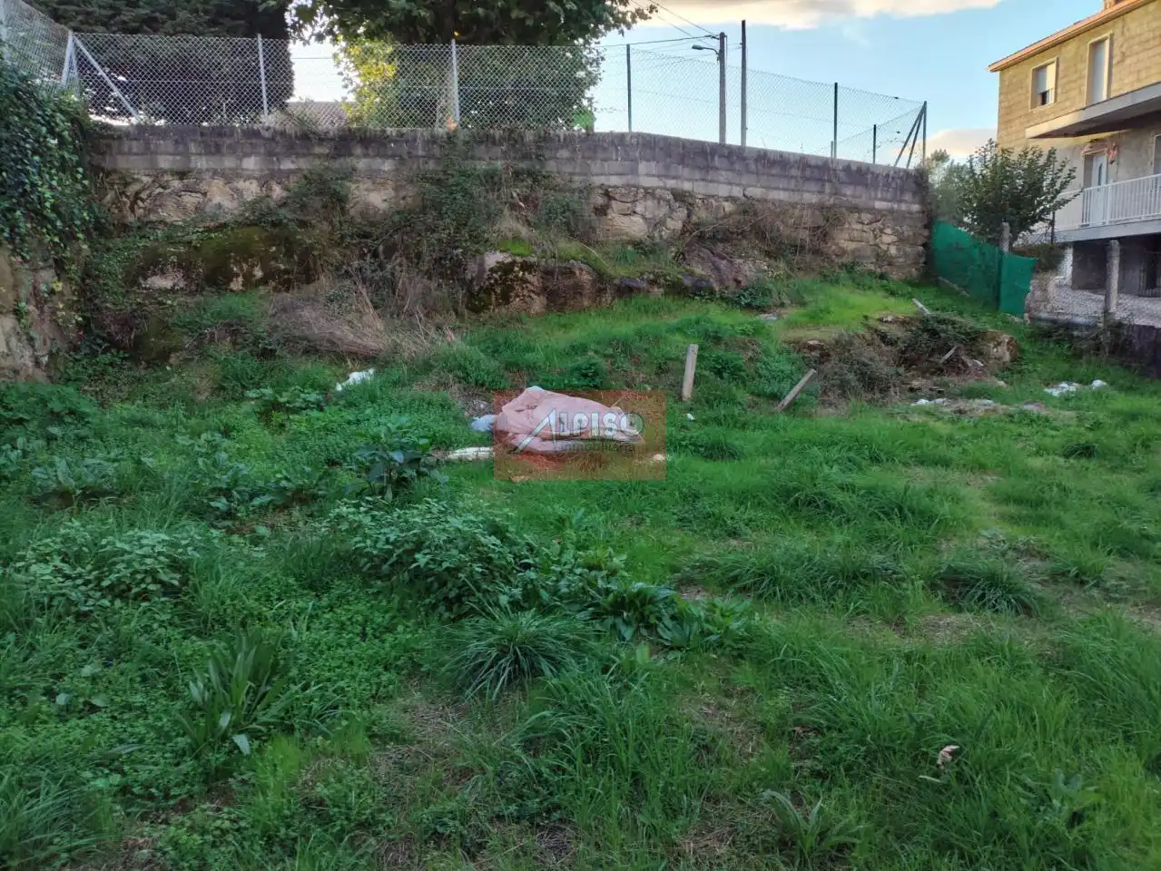 Casa o xalet en venda en San Cibrao das Viñas amb Calefacció, Jardí privat i Balcó