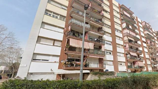 Piso en Venta en Plaça Constitució en Les Torres