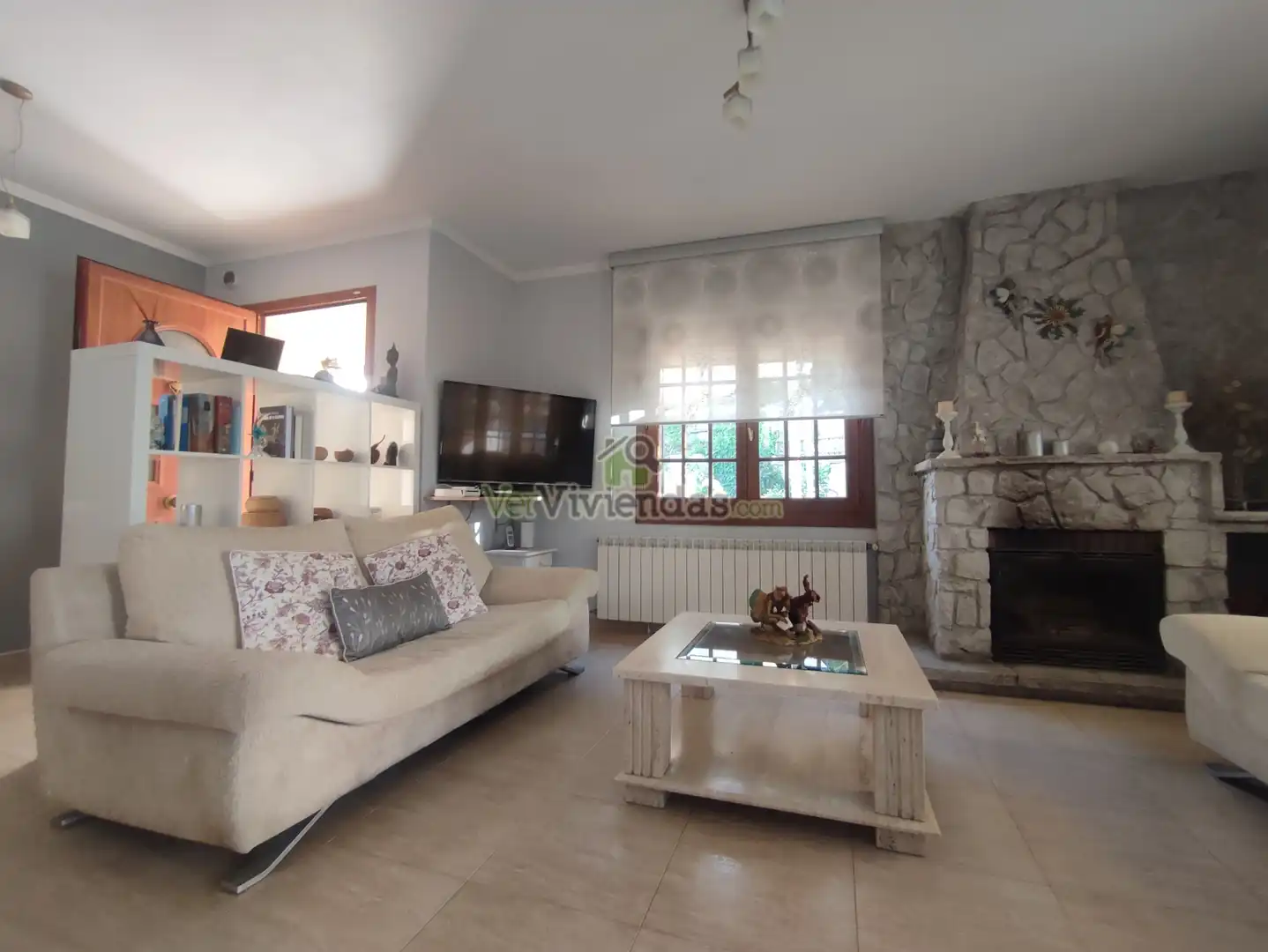 Sala de estar de Casa o chalet en venta en Vallirana con Aire acondicionado, Calefacción y Jardín privado
