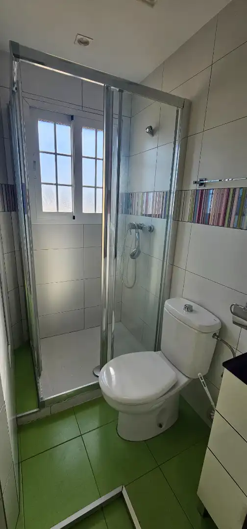 Baño de Ático de alquiler en Maracena con Aire acondicionado, Terraza y Amueblado