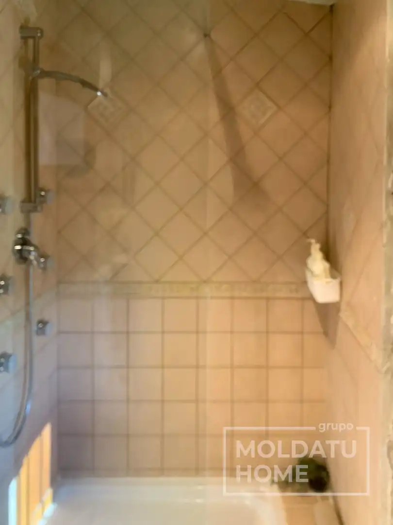 Baño de Finca rústica en venta en Leoz / Leotz con Aire acondicionado, Calefacción y Jardín privado