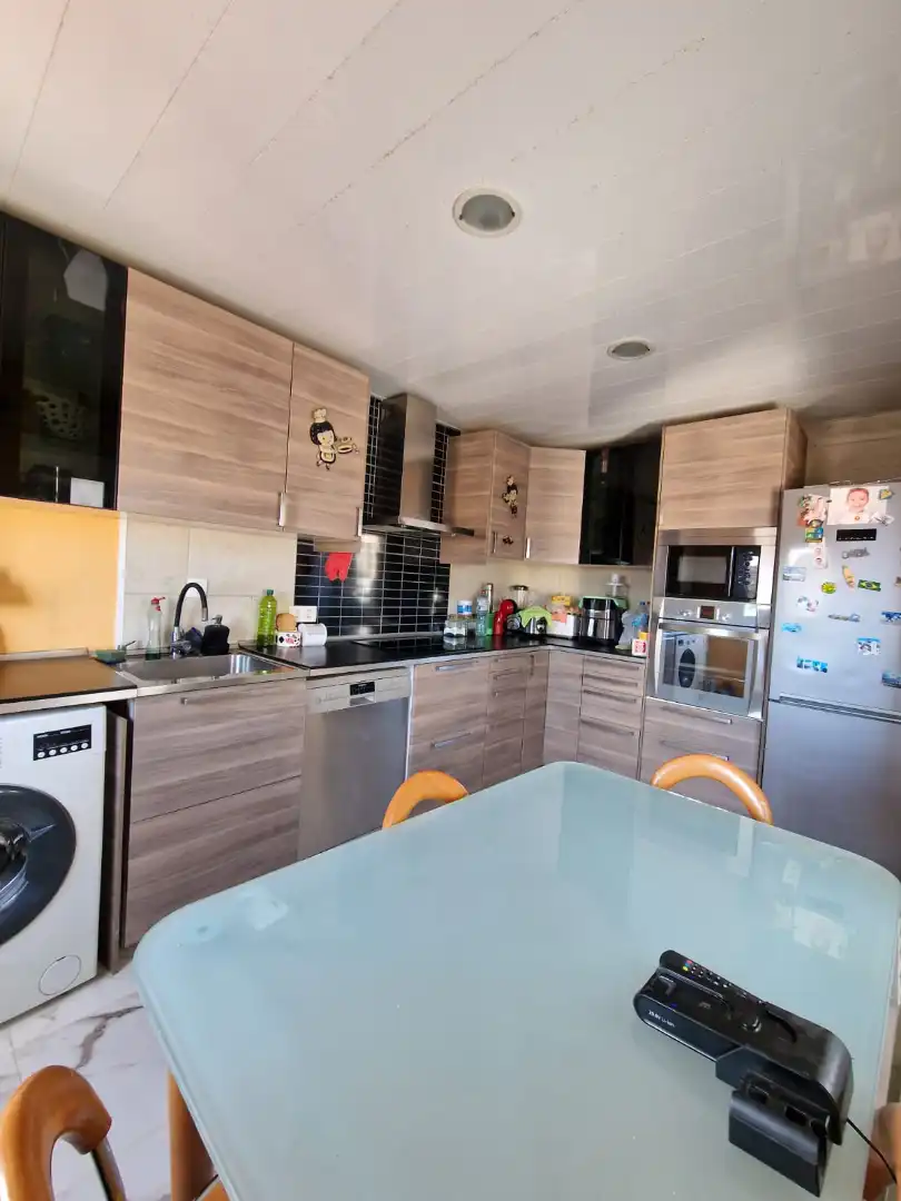 Cocina de Piso en venta en Badalona con Trastero, Horno y Balcón