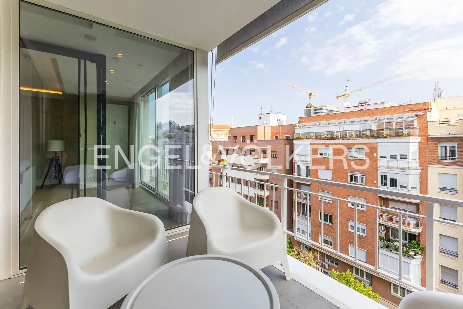 Flat with terrace to rent in Diego de León, imagen 13