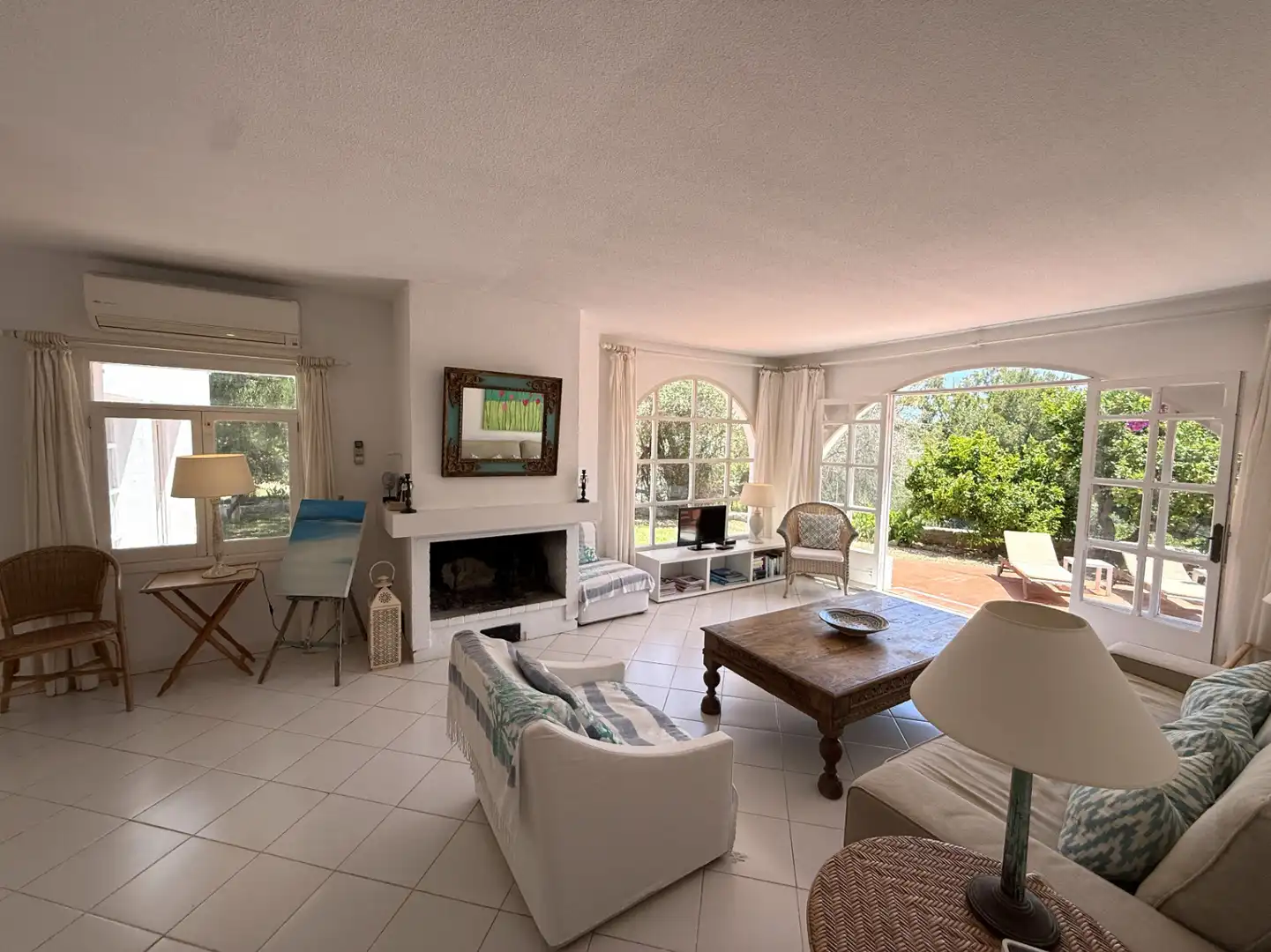 Living room of Houses for sale in Santa Eulària des Riu  with Air Conditioner, Heating and Terrace