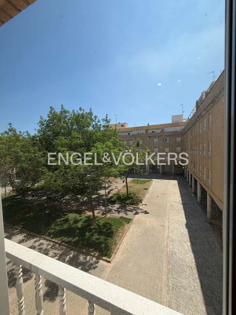 Vista exterior de Pis de lloguer en Sagunto / Sagunt amb Aire condicionat, Calefacció i Moblat