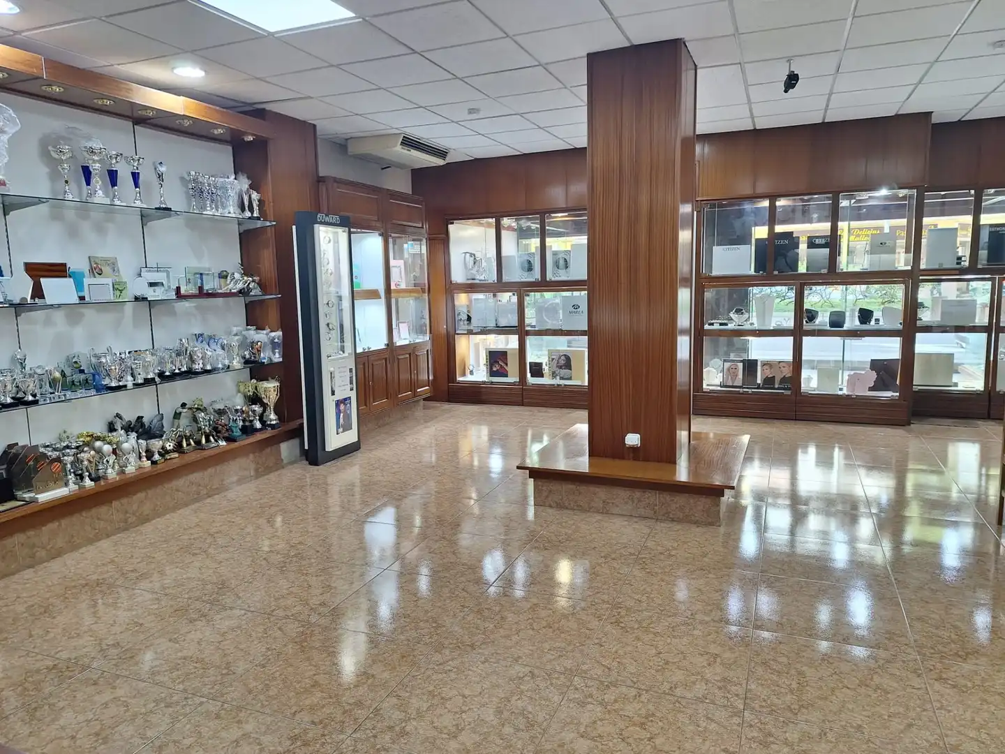 Business premises for sale in Llevant